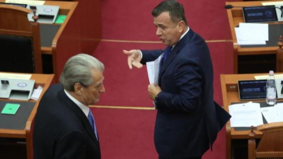 Na fyeu dhe kërcënoi, PD kërkon përjashtimin e Ballës