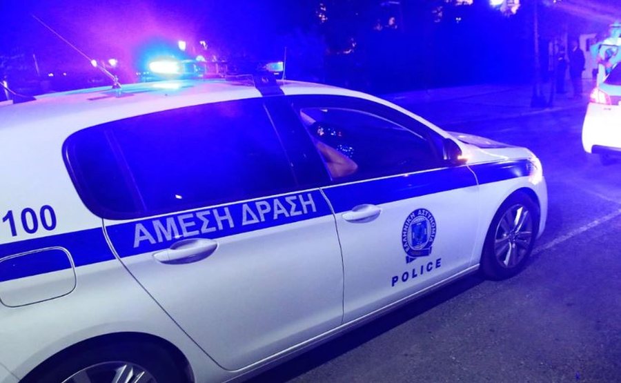 Gjendet i djegur brenda makinës një person në Athinë,