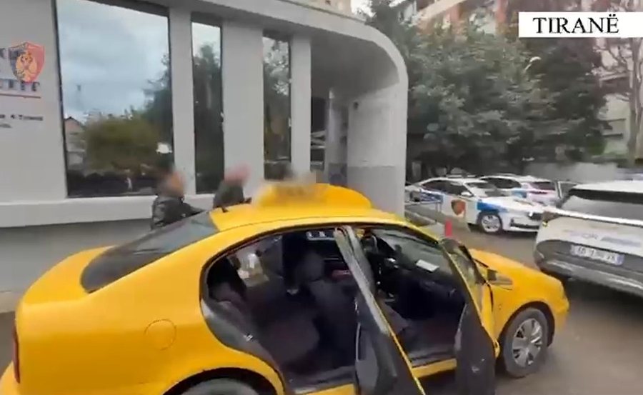 Ishte kamufluar si taksist dhe furnizonte grupet kriminale me armë,