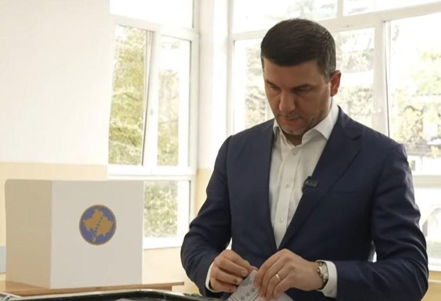 Balotazhi në Kosovë, voton Krasniqi: Çdo qytetar duhet të