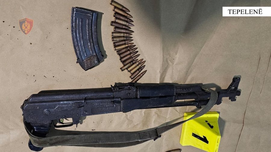 Kanosi me kallashnikov bashkëfshatarin, arrestohet një javë