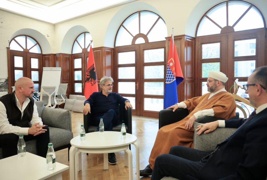 Incidenti për tabelën brenda Xhamisë, Myftiu i Shkodrës