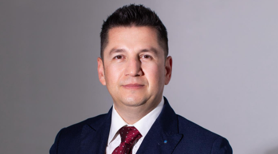 Humbi thellë përballë kandidates socialiste, reagon kandidati i