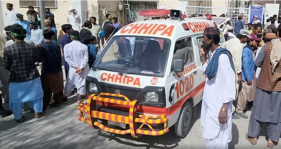 Shpërthen autobomba pranë Gjykatës në Pakistan, 12 të