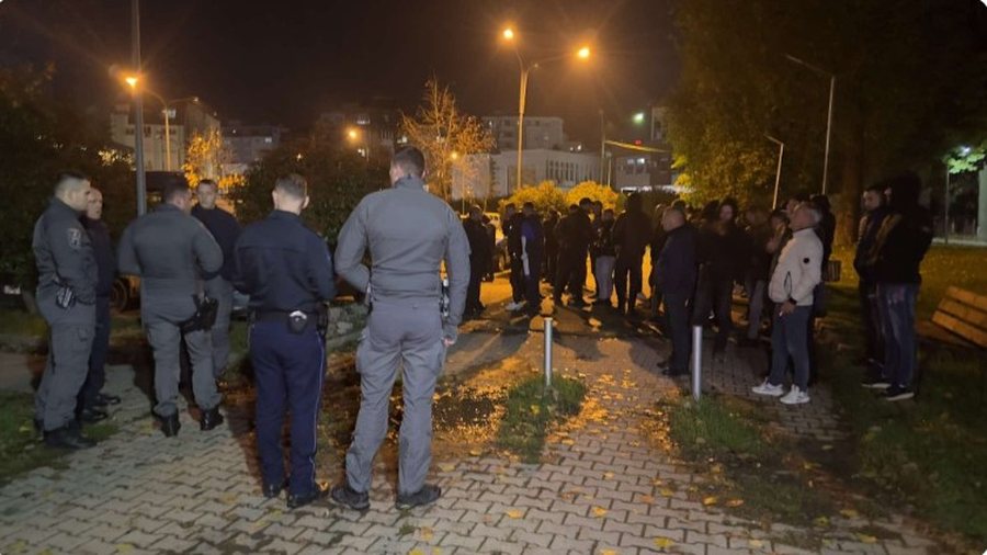 Qytetarët afrohen te Qendra e Numërimit në Mitrovicë, reagon