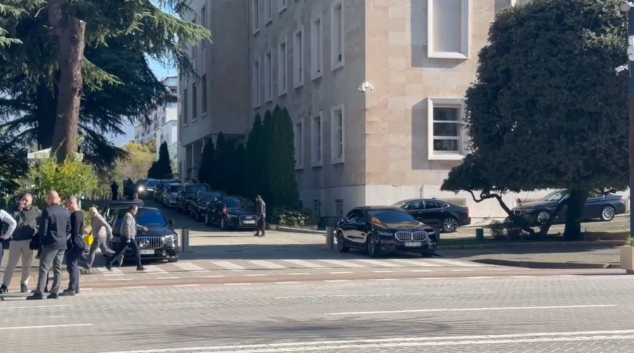 Ambasadorët i shkojnë Ramës në zyrë, të