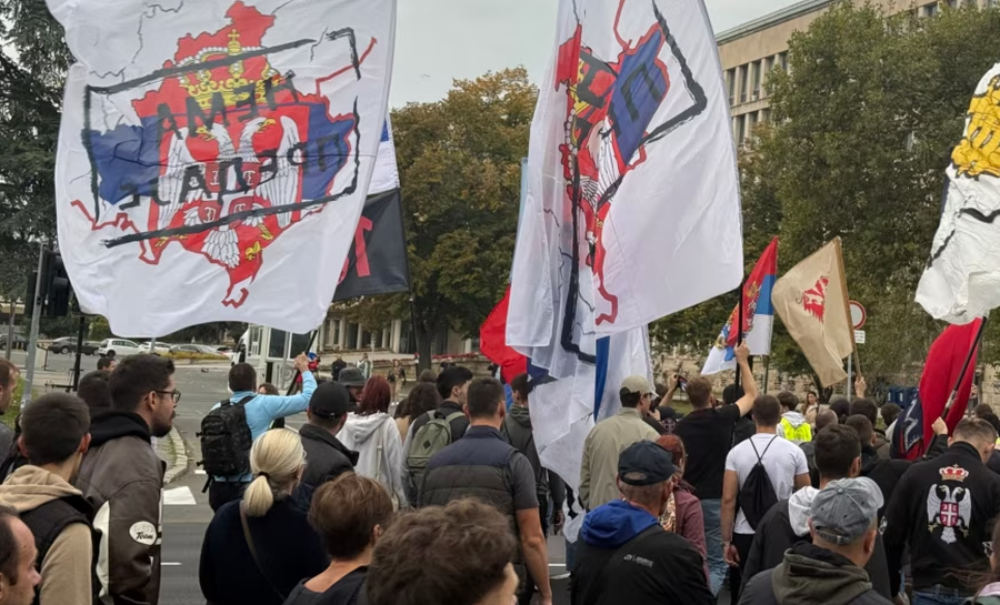 Parullat shoviniste në Serbi: Shqiptarët fyhen njëlloj nga