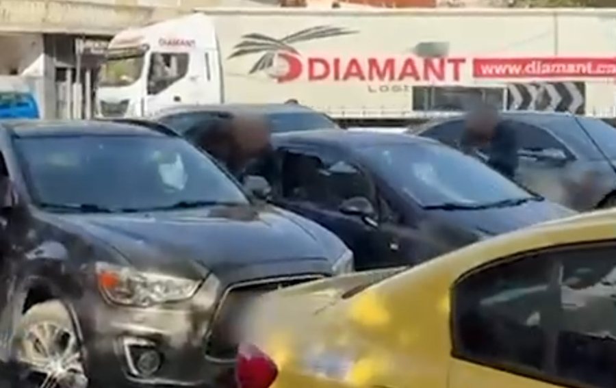 Momenti kur arrestohen 2 kushërinjtë në Tiranë, u kapën