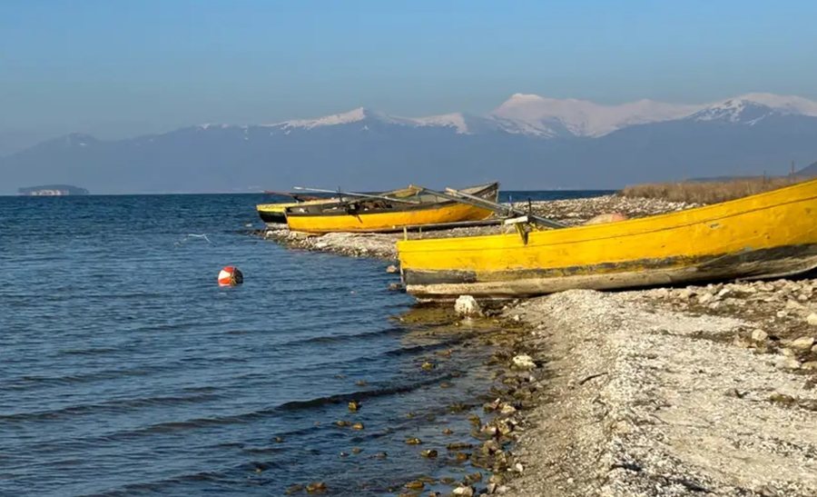 Prespa sfidon kufijtë: Si bashkëpunimi trepalësh po shpëton