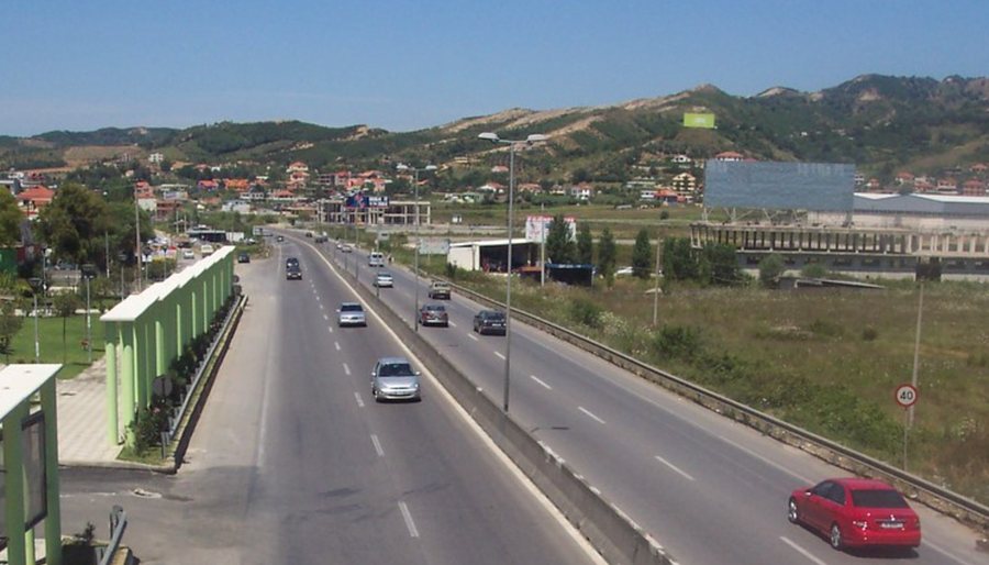 Aksident me pasojë një të vdekur në aksin