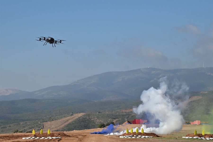 Greqia demonstron forcën, teston dronët vendas në stërvitjen