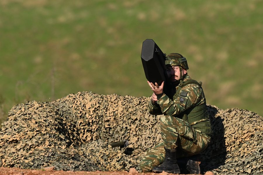 Greqia demonstron forcën, teston dronët vendas në stërvitjen