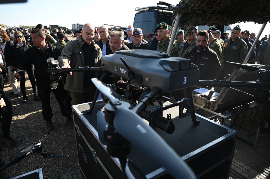 Greqia demonstron forcën, teston dronët vendas në stërvitjen