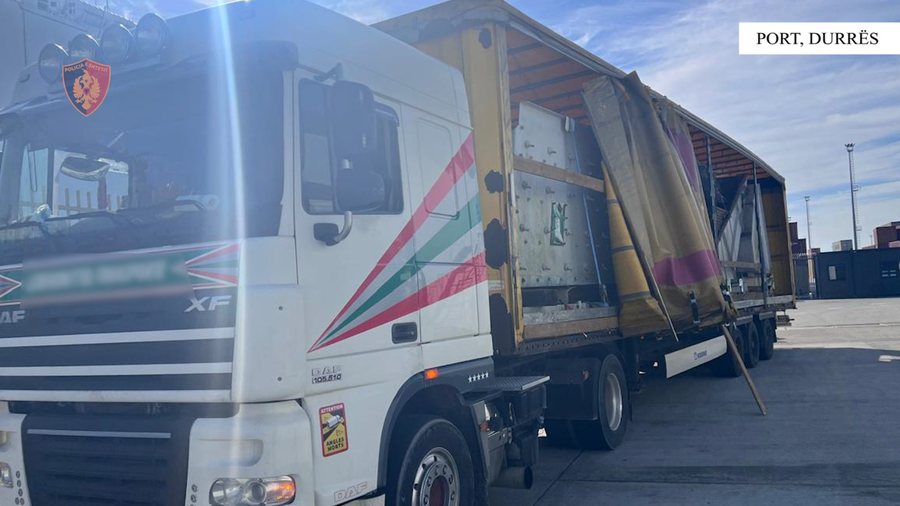 Kontrabandë me verë e celularë, arrestohet 48-vjeçari