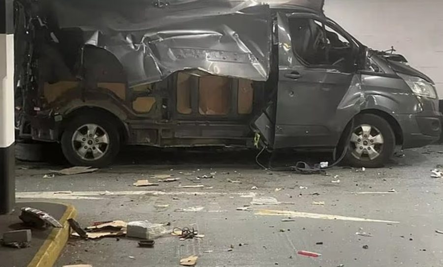 Shpërthen furgoni në një qendër tregtare në Londër