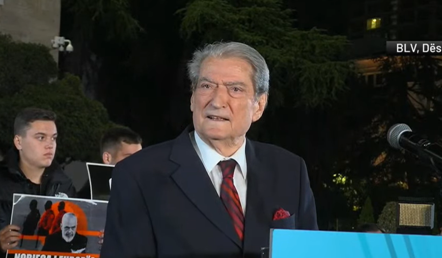 Berisha në protestën e opozitës: Jemi mbledhur kundër