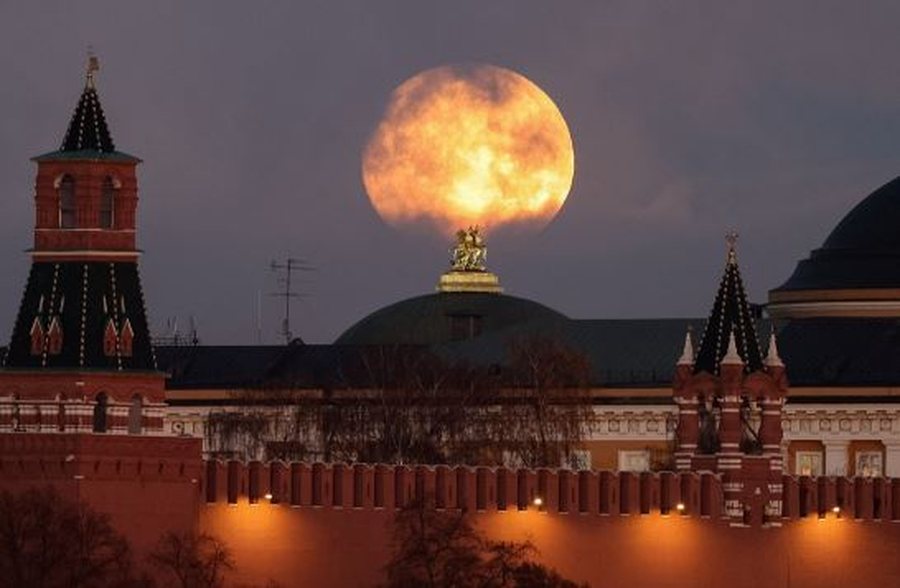 Moska do të zvogëlojë praninë diplomatike të