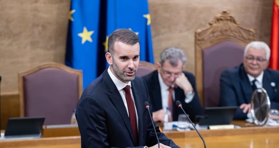 Mali i Zi thotë se do ta ashpërsojë regjimin e vizave për