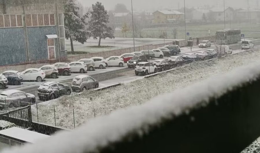 I ftohti polar mbërrin në Itali, reshje bore në disa zona
