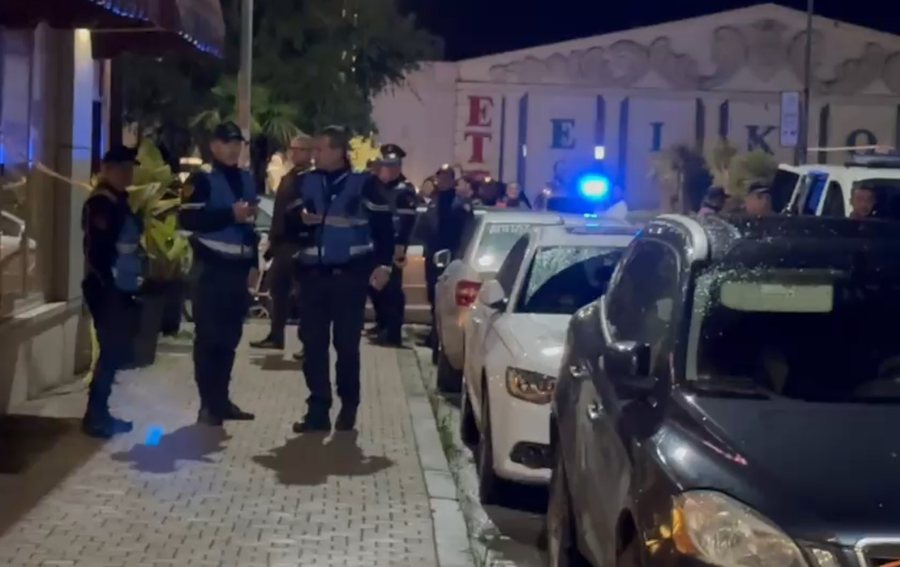 Të shtëna me armë zjarri pranë një qendre tregtare
