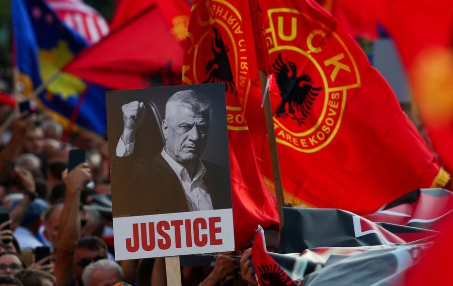 Dy rrëfime, një vendim: Si do të mbahet mend UÇK-ja?