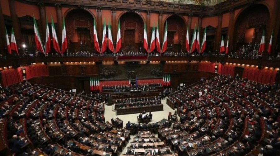 Burg përjetë për vrasësit e grave, parlamenti italian voton