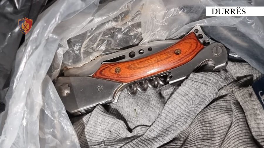 Plagosi rëndë me thikë 15-vjeçarin në Durrës,