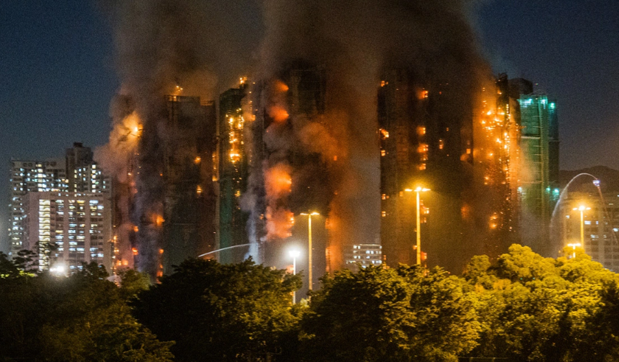 Tragjedi nga zjarri në rrokaqiejt në Hong Kong, 36 të vdekur dhe