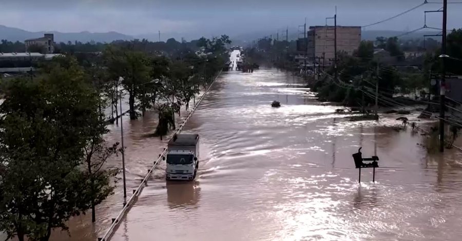 Tajlanda nën ujë, pamje me dron nga përmbytjet