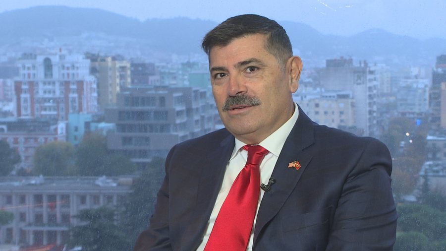 Blejmë tre e shesim një, (pa)varësia ekonomike e