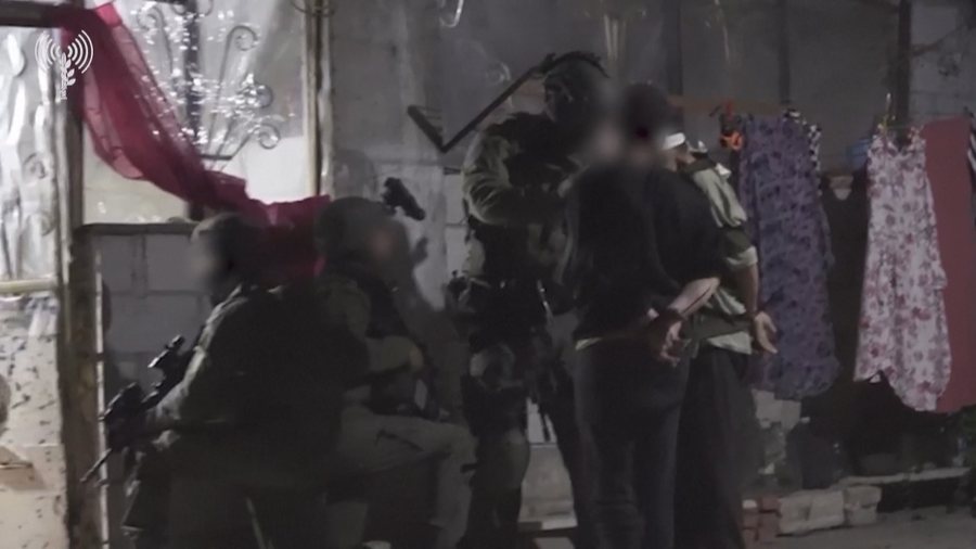 "Largohuni, po kryeni krime lufte!" Izraeli vret 13 sirianë,