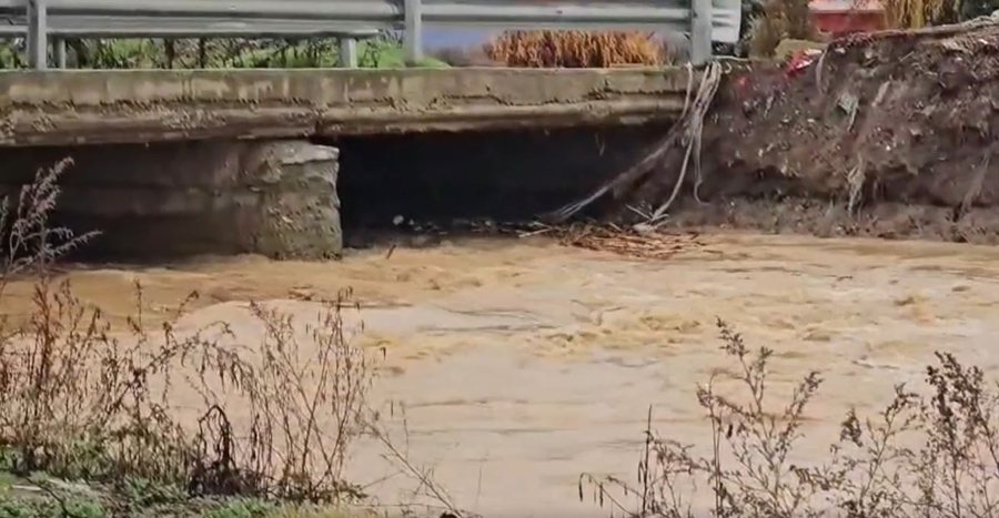 Disa segmente të bllokuara në Korçë, po punohet për
