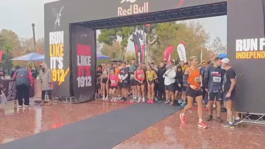 "Vlora half marathon", qindra pjesëmarrës vrapuan në