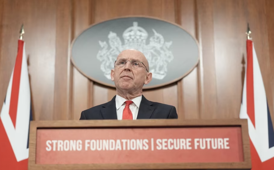 Vritet një pjesëtar i forcave britanike në një aksident