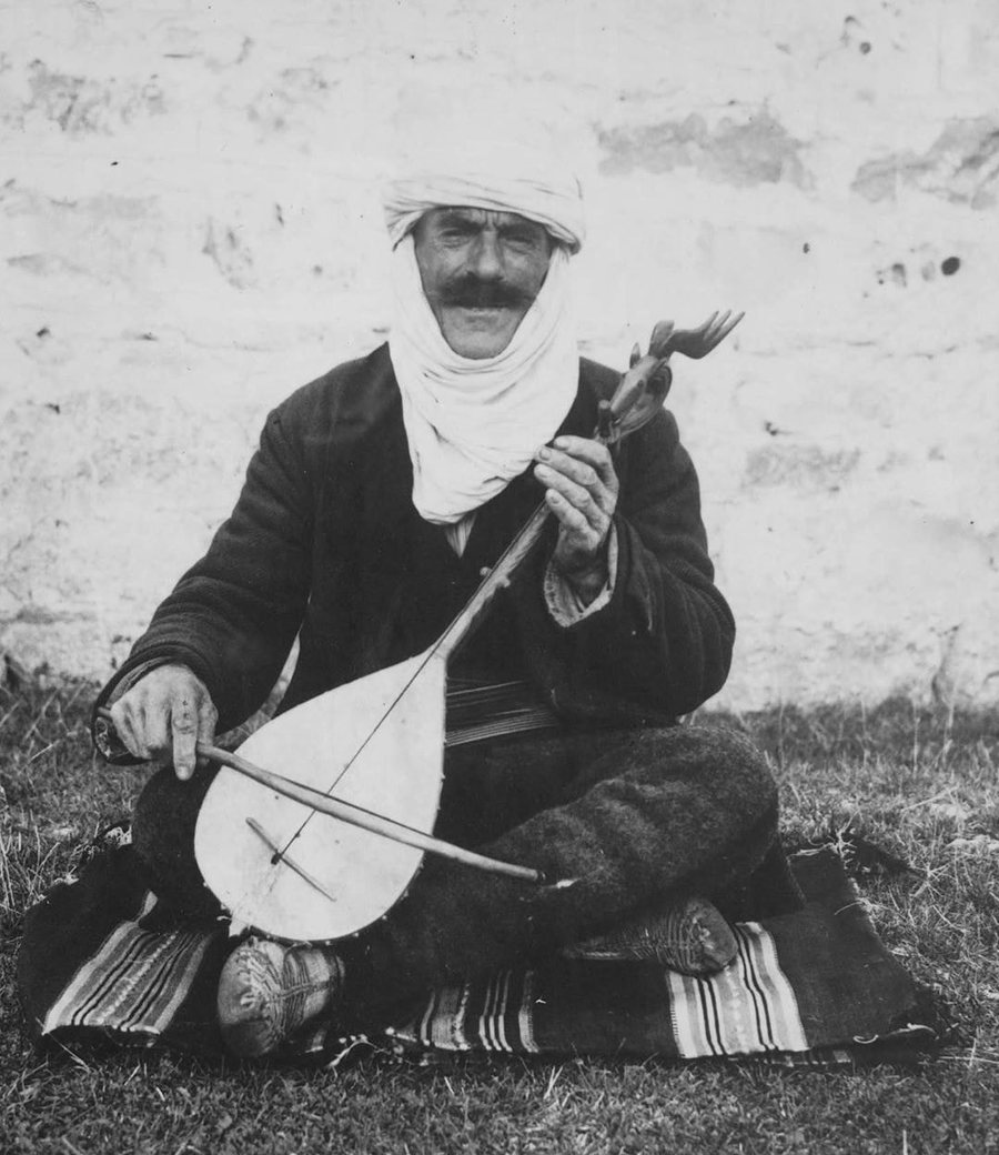 Lahuta shqiptare apo gusla serbe? Studiuesja që përgatiti dosjen,