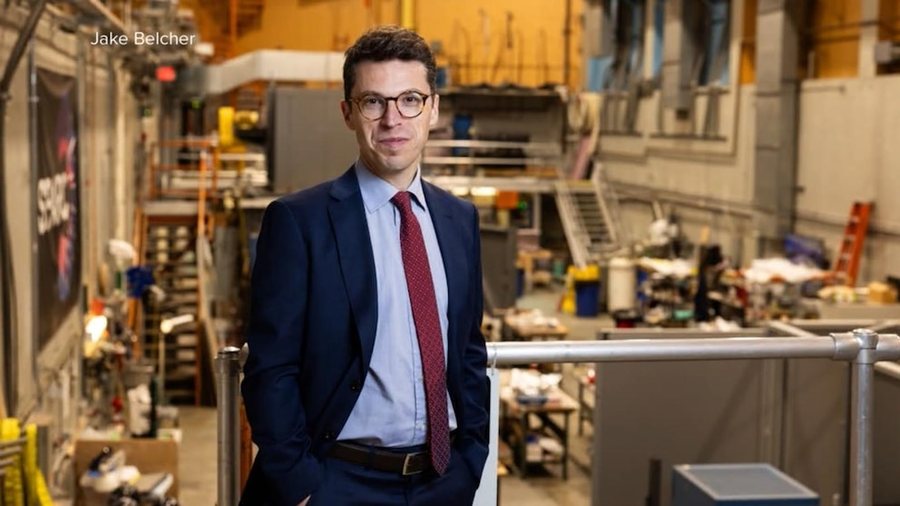 Q&euml;llohet p&euml;r vdekje n&euml; sht&euml;pin&euml; e tij profesori i