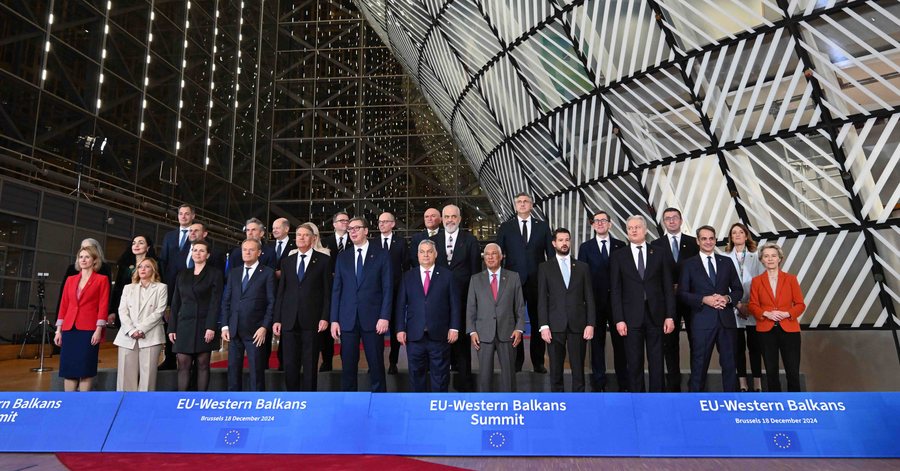 Paketa e zgjerimit dhe plani i rritjes, sot n&euml; Bruksel samiti i kat&euml;rt