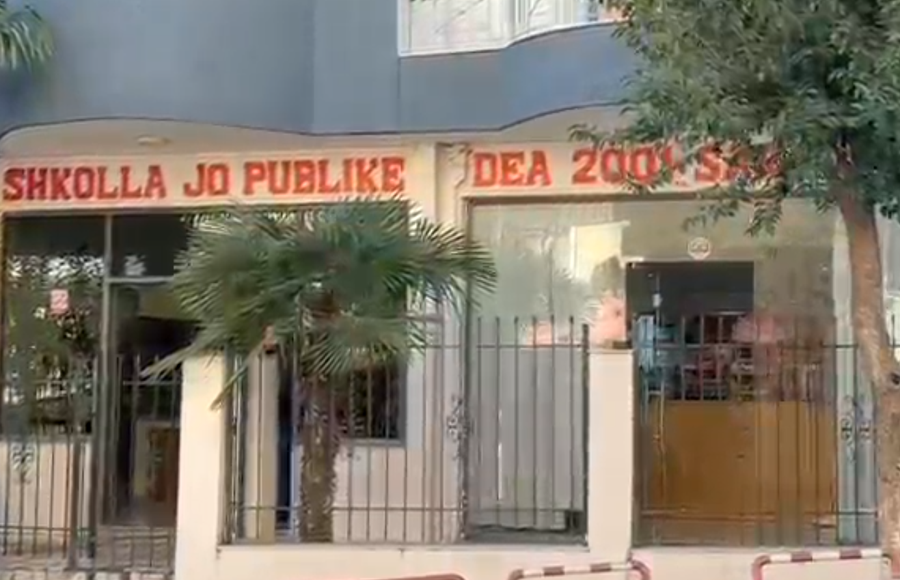 &ldquo;Pse m&euml; ke z&euml;n&euml; rrug&euml;n, duhet t&euml; kaloj i