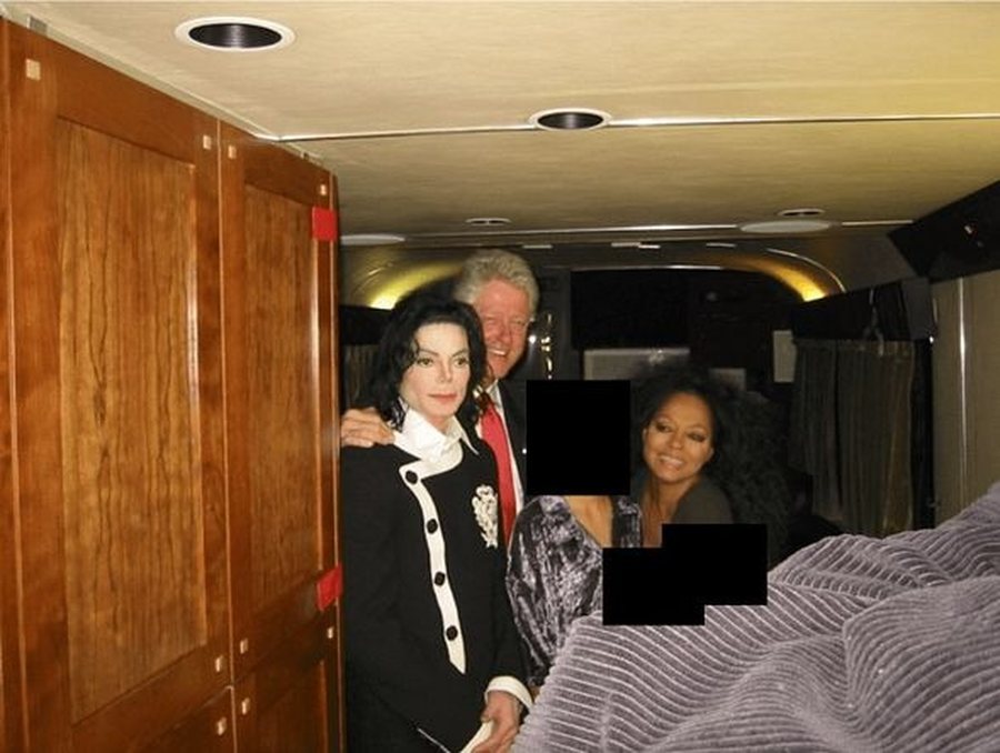 Banjat dhe darkat e Clinton me Mick Jagger, publikohen dosje dhe foto