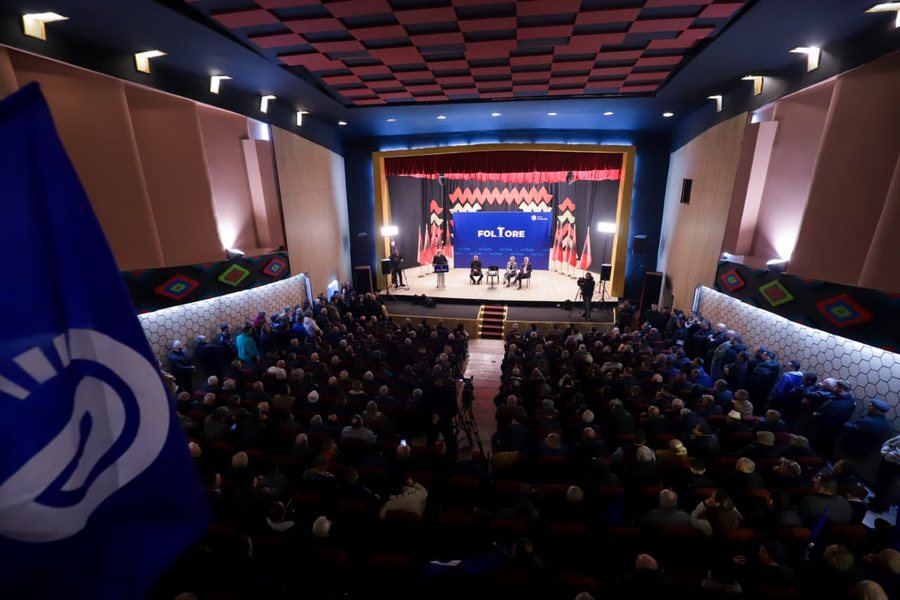 Berisha takim me qytetar&euml;t n&euml; Kurbin: Agjencit&euml; shtet&euml;rore