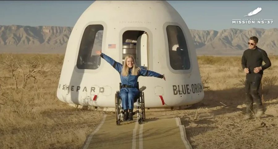 Njeriu i par&euml; me karroc&euml; q&euml; udh&euml;ton n&euml;