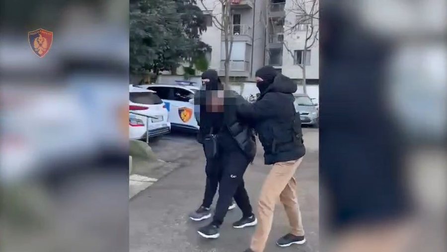 Akuzohet p&euml;r drog&euml; n&euml; Spanj&euml;, kapet n&euml; Tiran&euml;