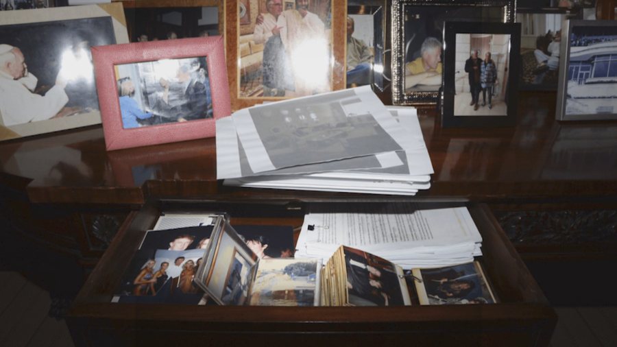 Vendimi pas kritikave nga demokrat&euml;t, drejt&euml;sia e SHBA rikthen publike