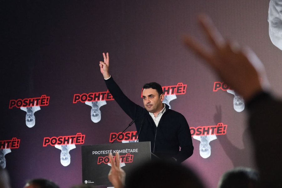 Mij&euml;ra qytetar&euml; n&euml; shesh, K&euml;lli&ccedil;i thirrje publike