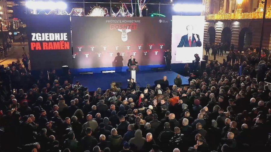Protesta komb&euml;tare e opozit&euml;s: I shpallim luft&euml; Ram&euml;s,