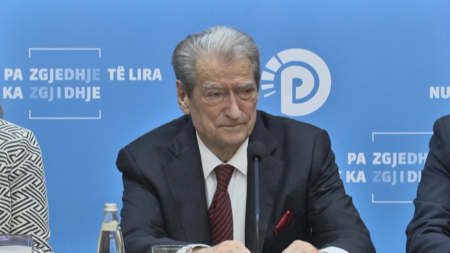 &ldquo;Enciklopedi e krimit zgjedhor&rdquo;, Berisha prezanton librin e