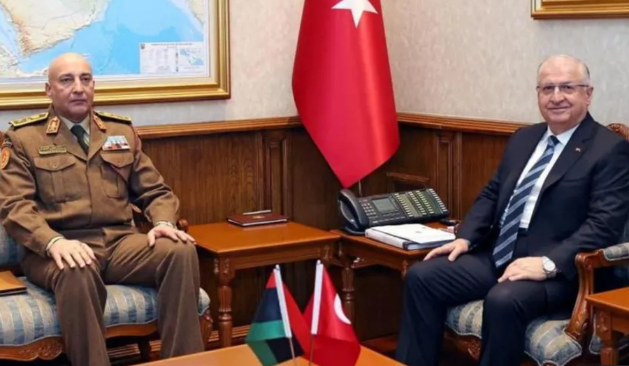 Shefi i ushtris&euml; s&euml; Libis&euml; humb jet&euml;n n&euml; nj&euml;