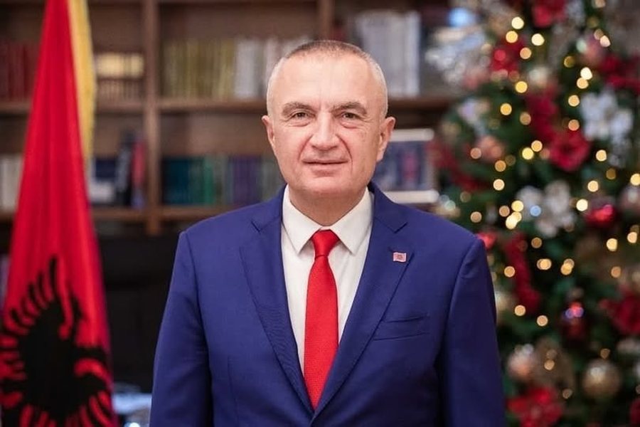 Meta uron shqiptar&euml;t nga qelia: Uroj q&euml; Krishtlindjen e ardhshme