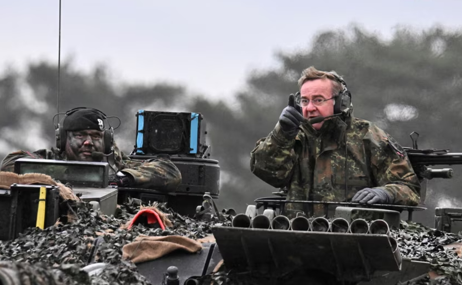 Pse shum&euml; udh&euml;heq&euml;s po paralajm&euml;rojn&euml; luft&euml; me