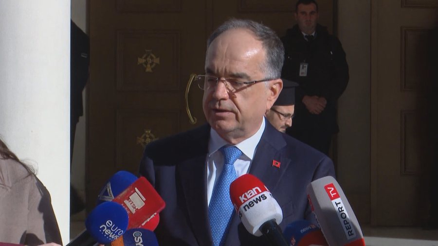 Begaj uron Krishtlindjen: Mesazh dashurie, solidariteti dhe harmonie